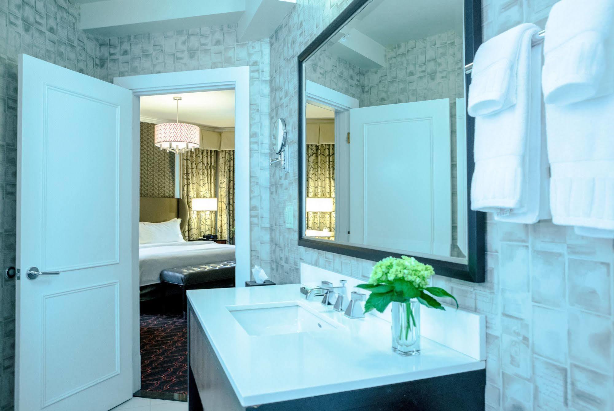 Hotel Copley Square Hotel, A Found